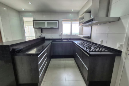 Apartamento à venda ou para alugar, 110m² com 2 quartos, sendo 1 suíte, escritório e  vagas Condomínio Paulistano, São Paulo - SP