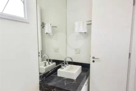 Apartamento no Ipiranga de 94m2 com 2 dorms, 1 suíte, 3 banheiros, 2 vagas. Estuda permuta.
