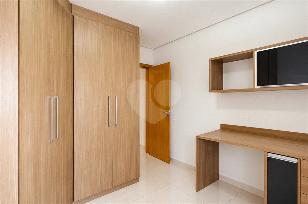 Apartamento de 84m² na Vila Lusitânia, em São Bernardo do Campo, com 3 dormitórios, suíte com varanda, 2 vagas cobertas, depósito privativo e lazer completo.