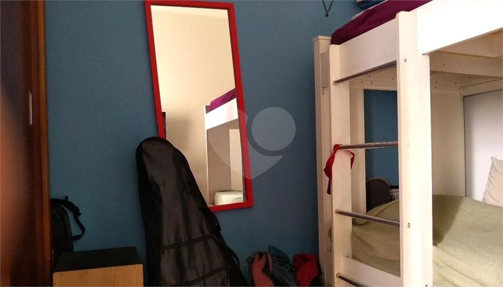 Apartamento com três dormitórios no Bom Retiro.