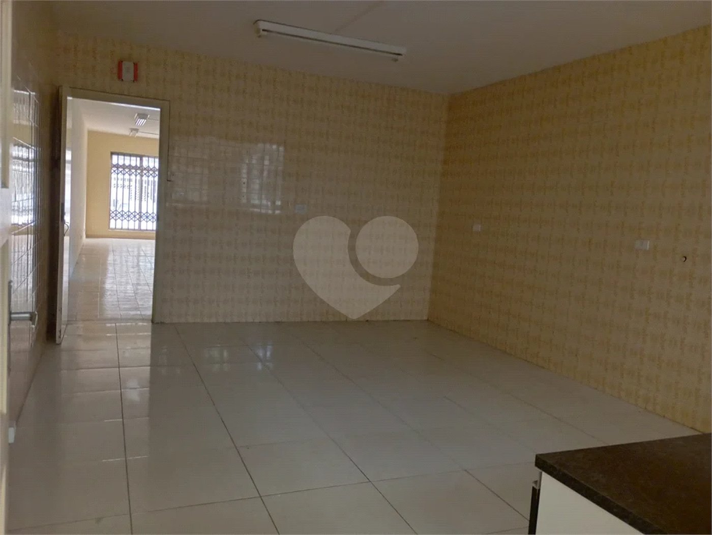 Sobrado em Santo Amaro com 3 dormitórios, uma suíte e 5 vagas