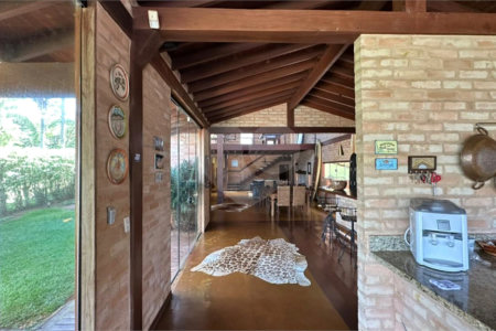 Casa para venda no Condomínio Vivenda do Broa.