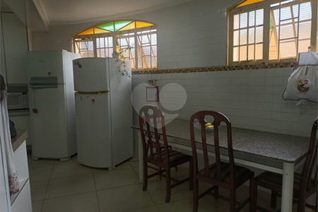 Linda casa em ótima localização!!