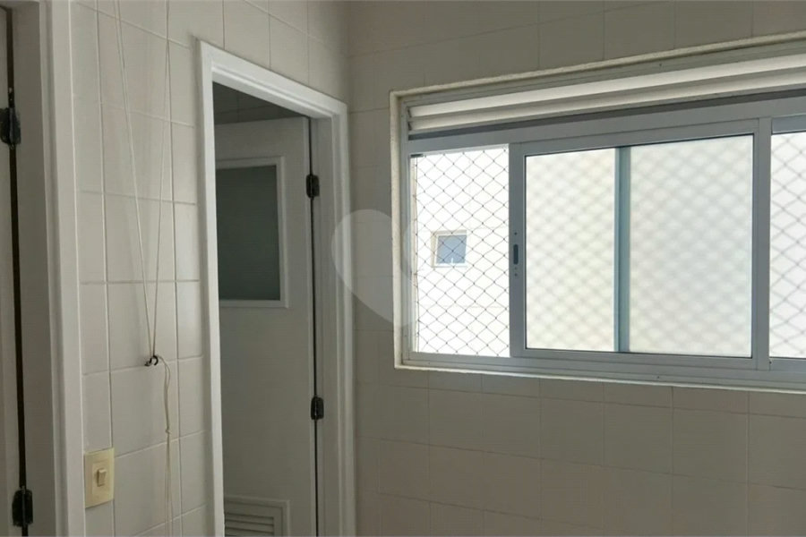 Excelente apartamento de 3 dormitórios, sendo uma Suíte e 2 vagas de garagem.