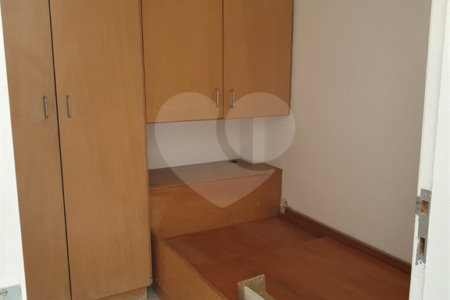 Casa à venda com 2 quartos, sendo 1 suíte, no condomínio Flamboyant, São Paulo - SP