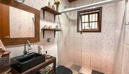 Casa à venda com 3 quartos, sendo 1 suíte,  em Chácara São João, Carapicuíba, SP