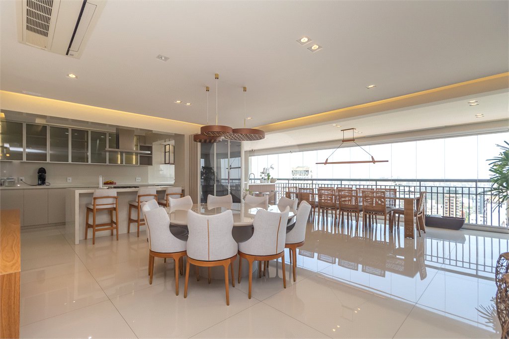 Apartamento - Vila Mariana - Alto Padrão - 3 Suítes - 4 Vagas - Venda / Compra - Próximo ao Metrô