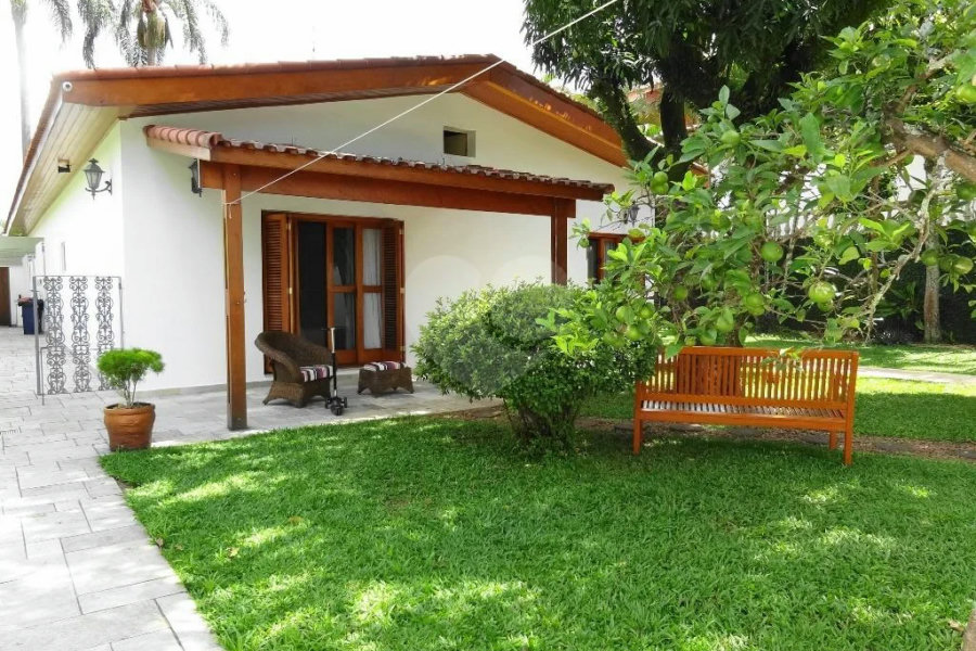 CASA TÉRREA ALTO PADRÃO NO TREMEMBE
