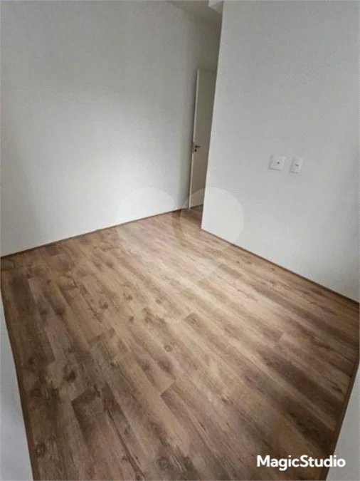 Apartamento com 38m², 2 dormitórios, à venda no Parque Bristol.