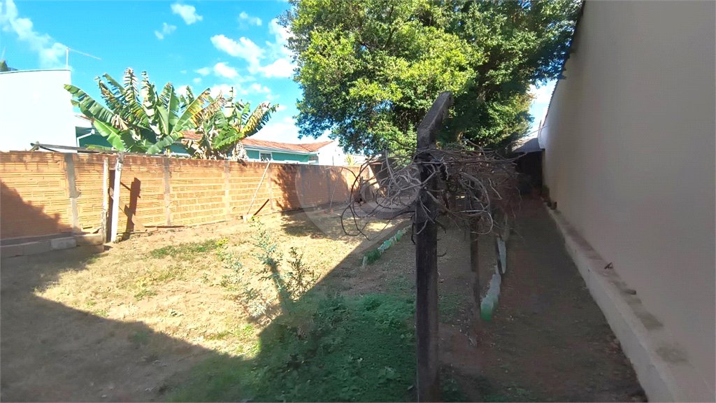 Terreno á venda no Jardim Tangara.