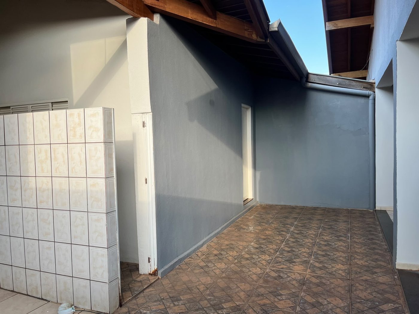 Casa para alugar com 4 quartos, sendo 2 suítes, no Centro, Três Lagoas, MS