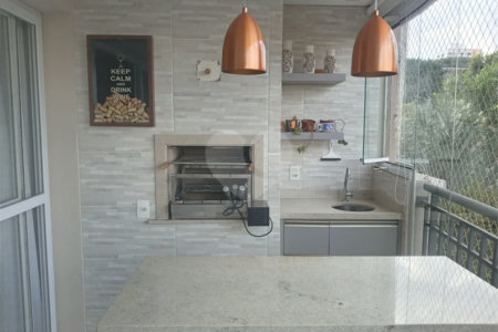 Apartamento 3 dormitórios, região do Campo Belo. Condomínio com laser completo.