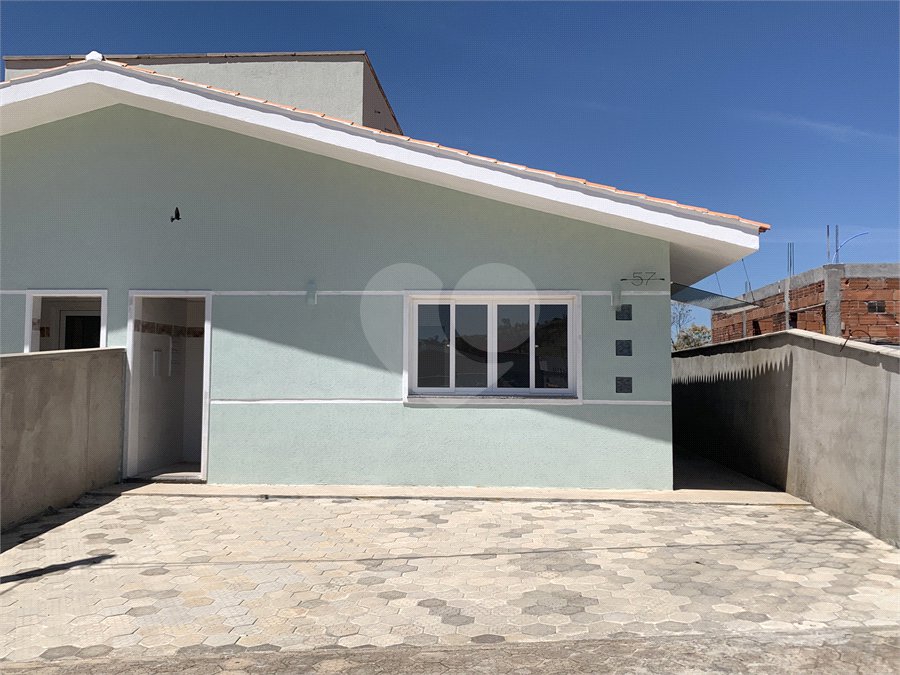 Casa 3 dormitórios - Condomínio MARF 3 - Bom Jesus dos Perdões
