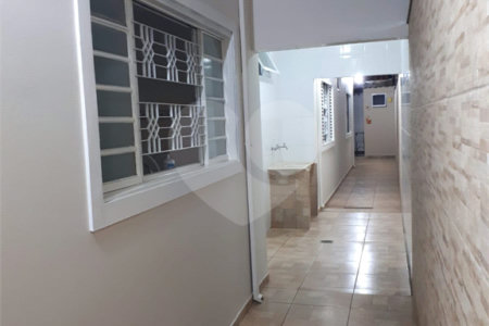 Casa térrea no Jardim Hikari para venda.