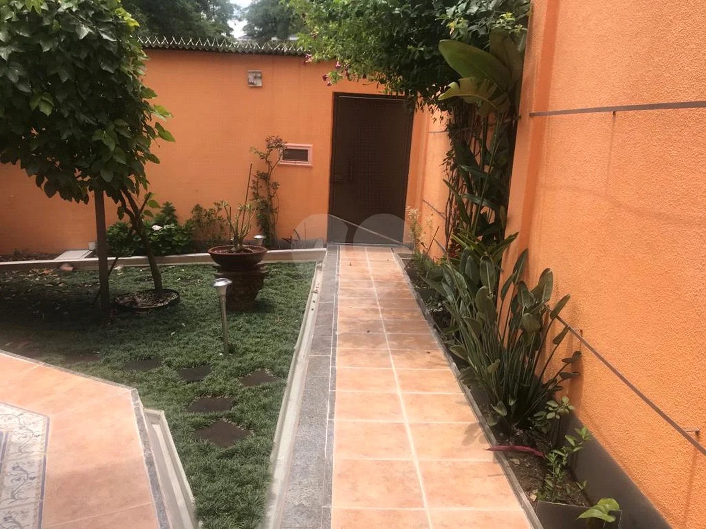 Casa à venda com 5 quartos, sendo 3 suítes, em Alto da Lapa, São Paulo, SP