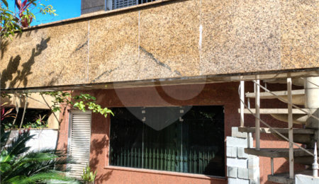 Sobrado à venda com 4 quartos, sendo 2 suítes,  em Sumarezinho, São Paulo, SP