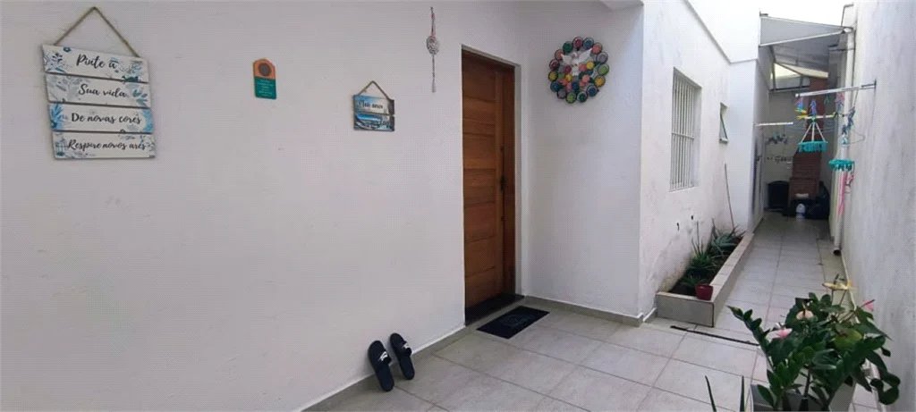 Sobrado com 3 dormitórios com 1 suíte e 3 vagas de garagem próximo a USP