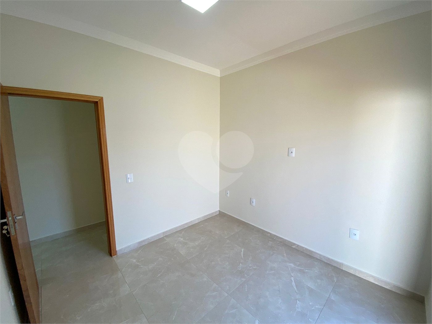 Casa térrea com piscina para venda no Residencial Arcoville