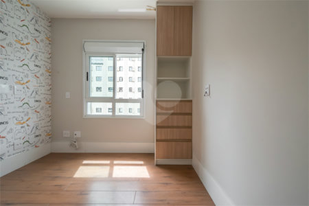 Cobertura de 240m² à venda em Moema - 04 Dorm sendo 02 suítes e 04 vagas.