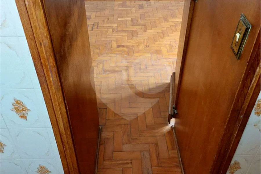 Sobrado à venda na Saúde c/ 330m2 - 5 Quartos/1 Suíte/2Vagas