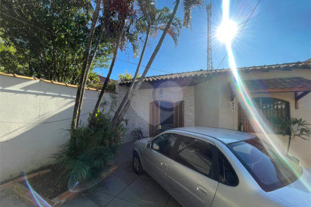 Casa térrea disponível para venda no Jardim Bandeirantes