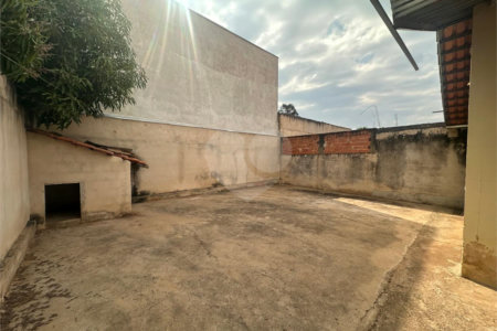 Casa a venda no Jardim Zavaglia