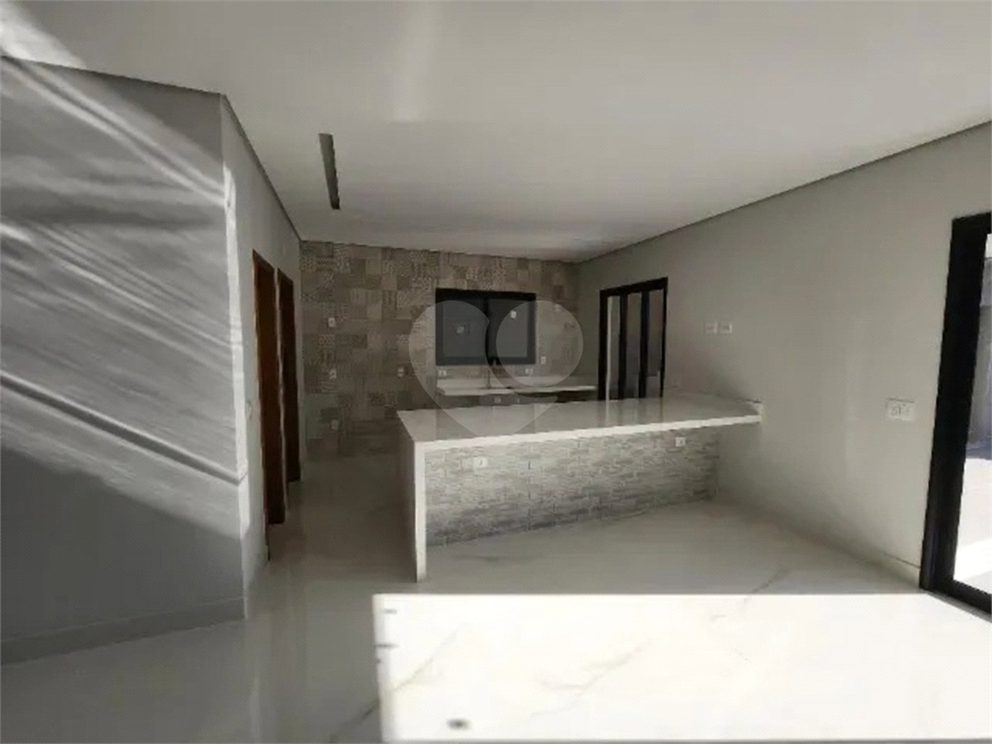CASA A VENDA 280M², 4 DORMITORIOS, 4 SUITES, 4 VAGAS - URBANOVA - SÃO JOSÉ DOS CAMPOS/SP.