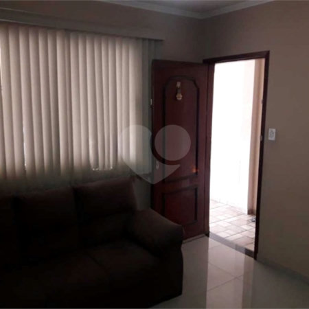 Casa térrea para venda, com 2 dormitórios, sendo 1 suíte.