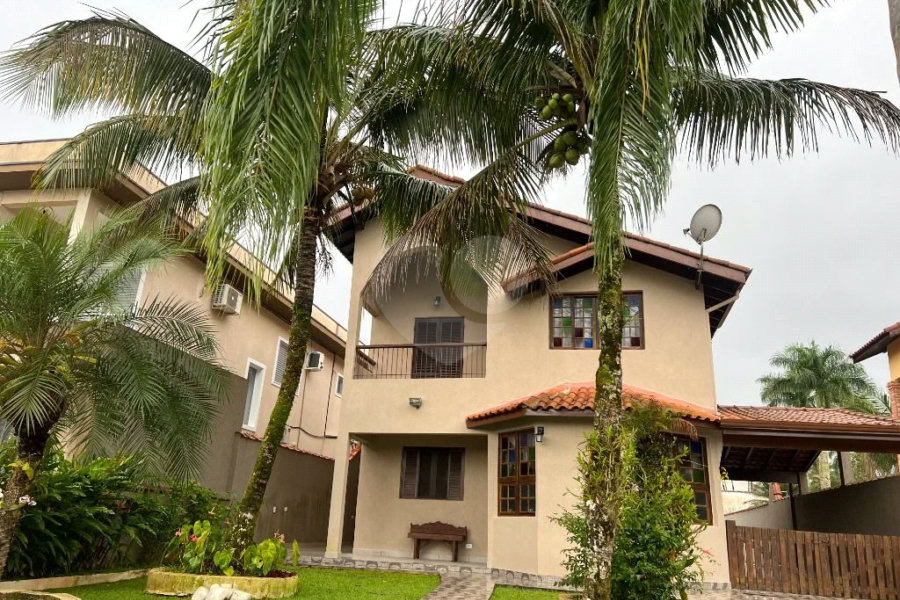 Casa à venda com 4 quartos, sendo 2 suítes,  em Morada da Praia, Bertioga, SP