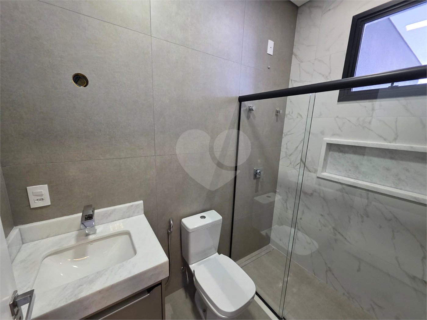 Casa Térrea 3 suítes e Closet no Residencial Villeneuve!