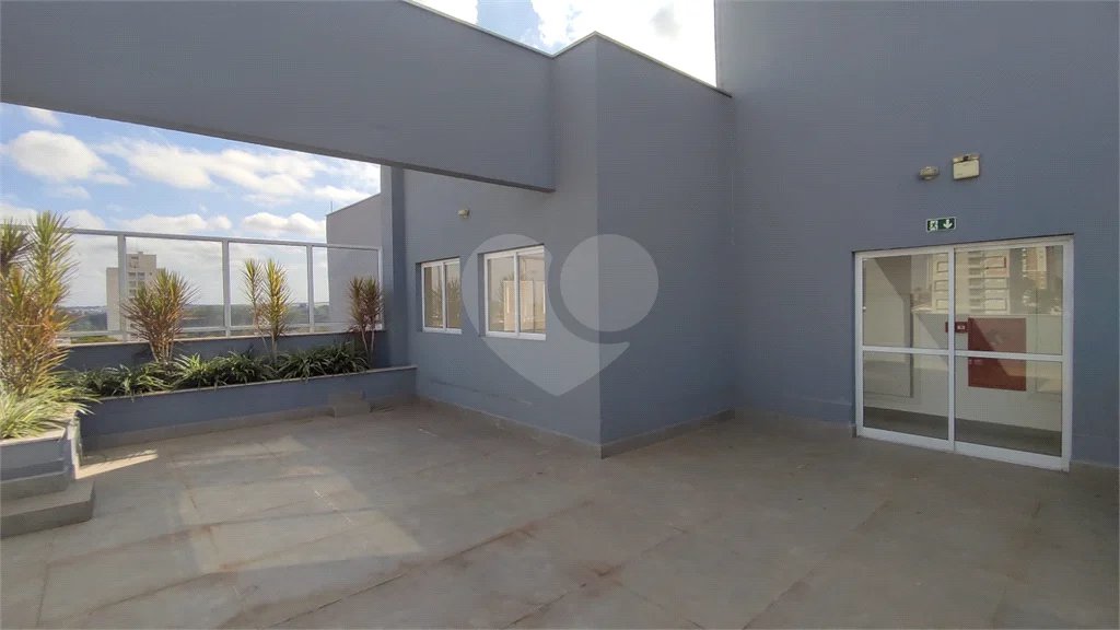 Vende-se apartamento no Edifício Residencial Flor do Ipê