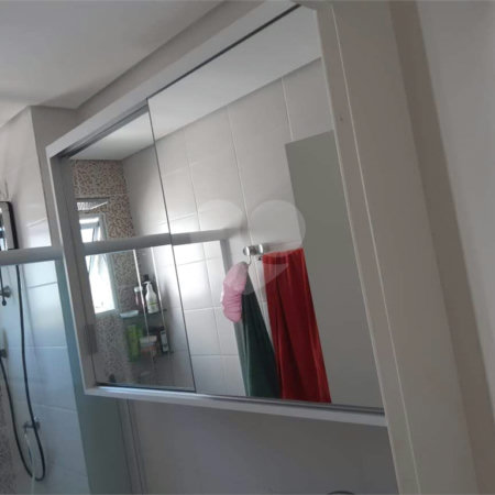 Apartamento no Condomínio Parque dos Manacás.