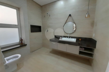 Casa à Venda no Condomínio Damha III – Elegância e Conforto para sua Família