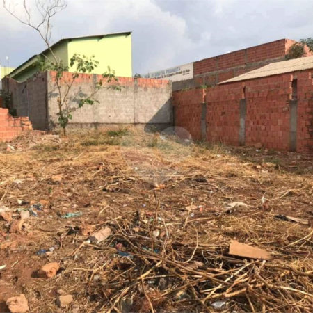 Terreno com 150,00 m² .