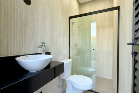 Casa térrea 3 dormitórios (3 suítes), espaço gourmet, piscina, 2 vagas garagem, condomínio fechado com ampla área lazer