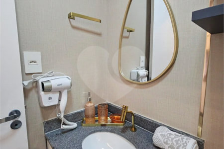 Apartamento Mobiliado a Venda no Campo Belo