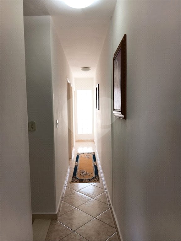 Sobrado em condomínio fechado com 3 dormitórios e 100m2