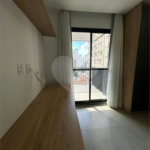 Apartamento mobiliado para locação em Moema.