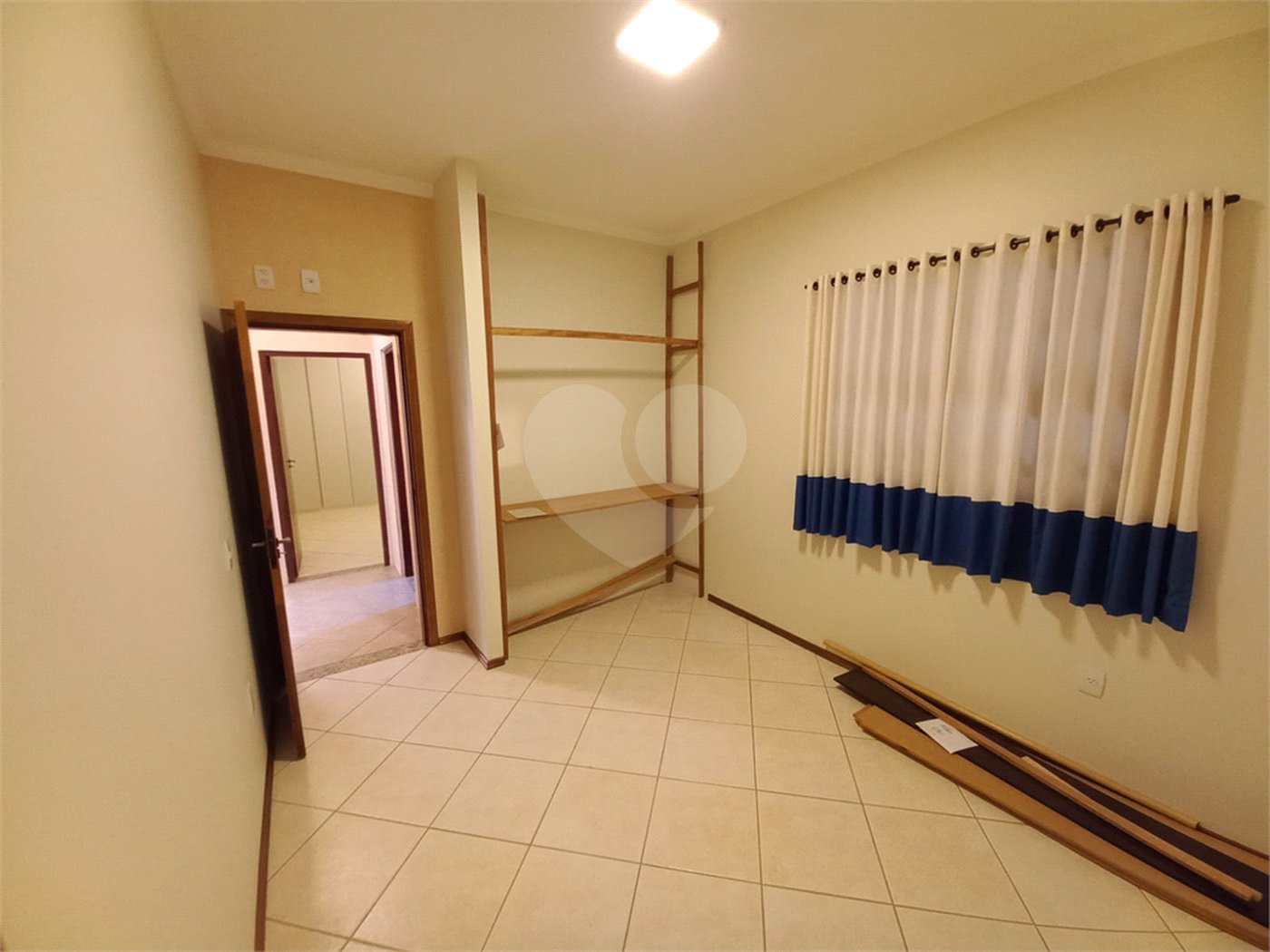 Casa Térrea no Condomínio Damha I,