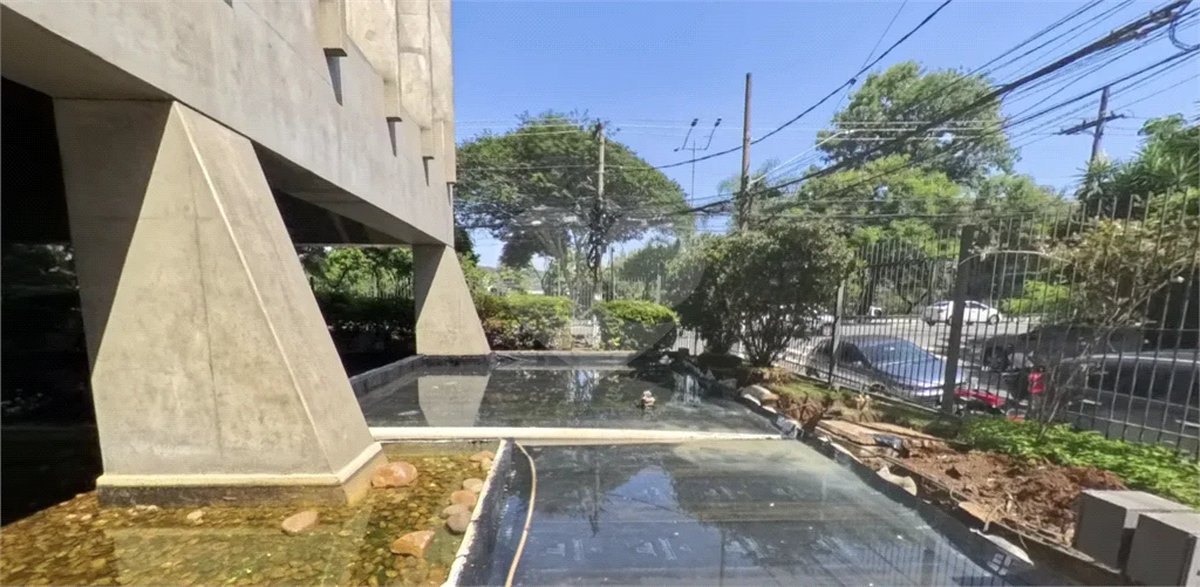 Sala comercial de 198m² com vista em Pinheiros