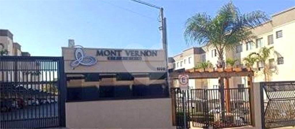 Apartamento no Condomínio Monte Vernon
