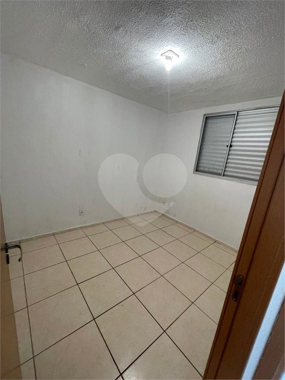 Apartamento no Condomínio Monte Everest.