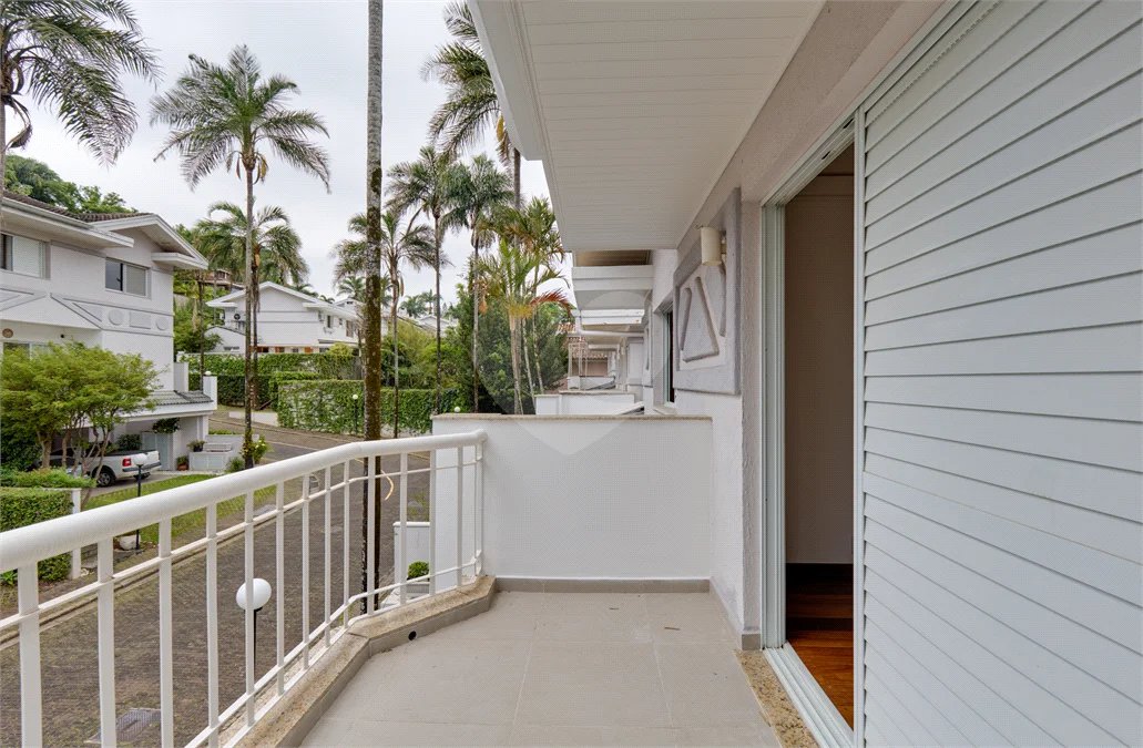 Casa de condomínio 4 suítes a venda no Alto da Boa Vista