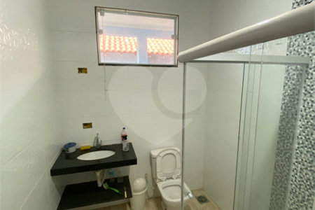 Casa Térrea com 2 dormitórios, sendo 1 suíte.