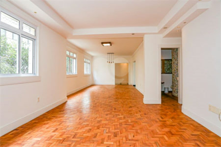 Apartamento na Bela Vista com 228m² 3 dormitorios Aceita e estuda Permuta.