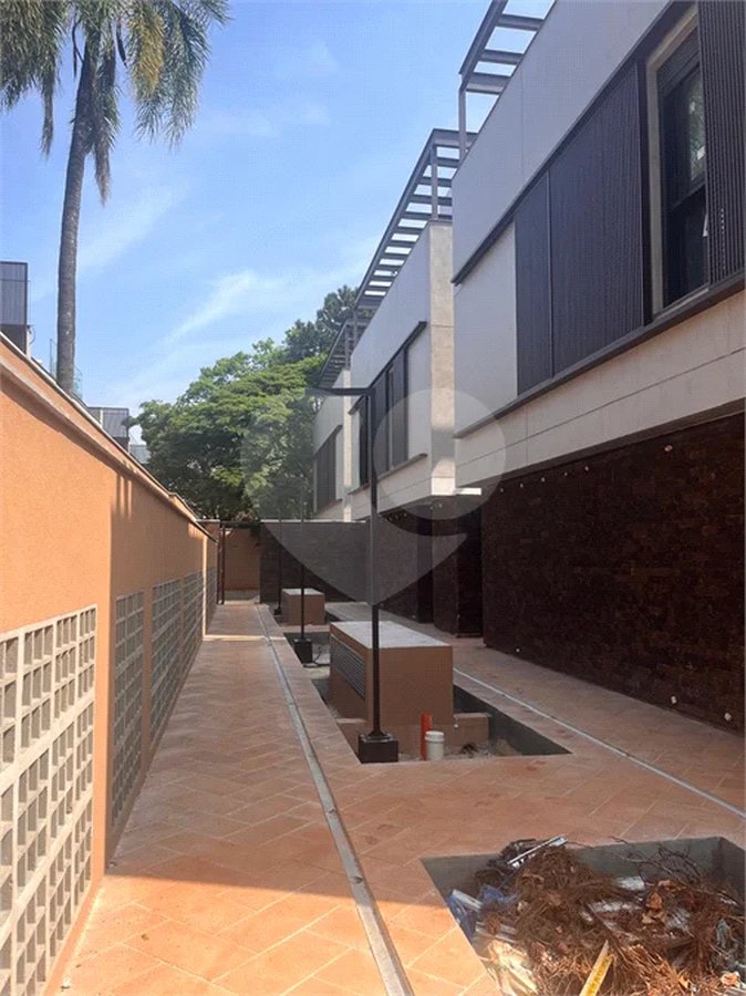 CASA DE CONDOMINIO