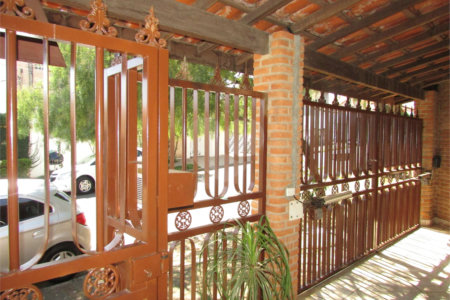 R$ 1.272.000,00 sobrado de 3 do com excelente acabamento. Vale apena visitar!!!