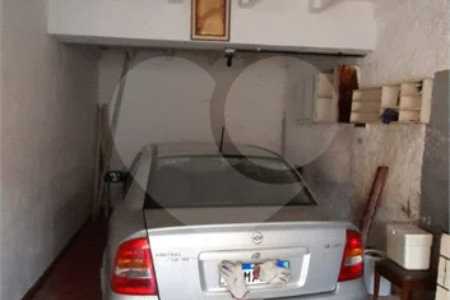 Sobrado á Venda no Ipiranga, 3 dormitórios, 2 vagas na garagem, reformado