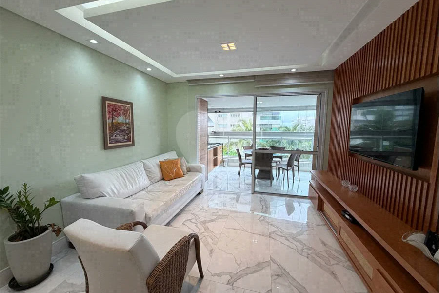 Apartamento à venda com 3 quartos, sendo 1 suíte, em Riviera de São Lourenço, Bertioga, SP