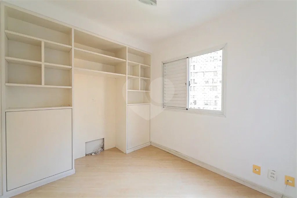 Apartamento à venda em Moema